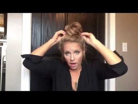 Tutorial: How to create a big voluminous Top Knot / Messy Bun - YouTube Hair Knot Tutorial, Easy Top Knot, Top Knot Tutorial, Messy Top Knots, Braided Top Knots, Top Knot Bun, Top Knot Hairstyles, Hair Bun Tutorial, Hair Knot