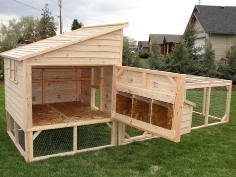 Reban Ayam, Raising Chicken, Easy Chicken Coop, Chicken Barn, Portable Chicken Coop, Backyard Chicken Coop Plans, Chicken Coup, Diy Chicken Coop Plans, Chicken Coop Run