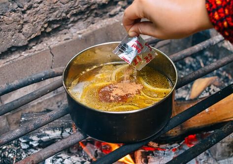 Campfire Curry Ramen - An Easy Camping Meal Onion Curry, Campfire Cooking Recipes, Easy Camping Food, Camping Meal Ideas, Curry Ramen, Camping Menu, Camping Meal, Sliced Onion, Boiled Water