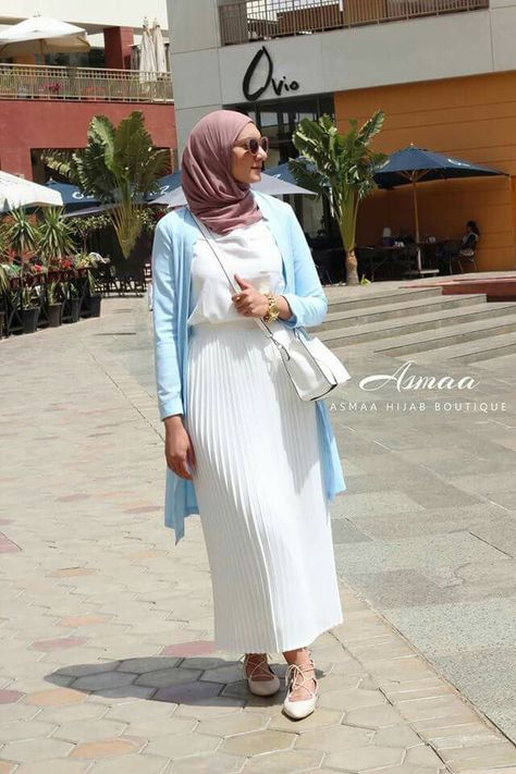 Baby blue.. kashmir.. white Blue Summer Dress Outfit, Arabic Clothes, Baby Blue Outfit, Blue Dress Outfits, Arabic Clothing, Simple Casual Outfits, Muslimah Outfit, The Cardigans, Credit Tips