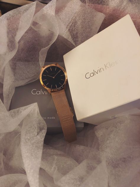 Calvin Klein Watch, Calvin Klien, Ck Calvin Klein, Dream Jewelry, Green And Gold, Cute Jewelry, Calvin Klein, Wrist Watch, Gold Color