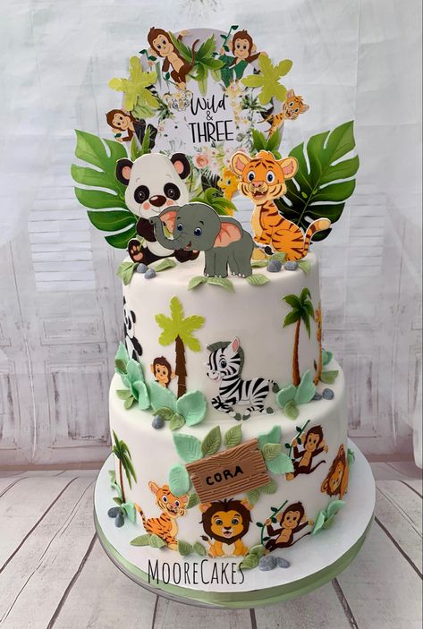 Birthday Cake Without Fondant, Jungle Theme Birthday Party Cakes, Jungle Animal Cake, Tort Safari, Jungle Theme Birthday Cake, Safari Theme Cake, 1st Birthday Cake Jungle Theme, Jungle Theme Cake, Animal Theme Cake Without Fondant