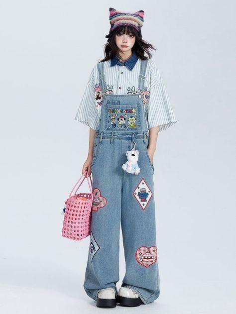 Kawaii Cozy Outfit, Overalls Cute Aesthetic, Overall Style Outfits, Kawaii Street Style, Cozy Clothing Aesthetic, Jeans And Denim, Overalls Outfit Drawing, Comfortable Aesthetic Outfits, Kawaii Casual Outfits