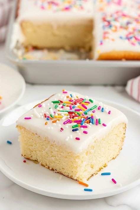 Nothing beats a big slice of homemade vanilla sheet cake with dreamy vanilla buttercream! Every bite is rich, buttery, and fabulously moist. Vanilla Sheet Cake Recipe, Vanilla Sheet Cake, Vanilla Sheet Cakes, Easy Vanilla Cake, Sheet Cake Recipe, Easy Vanilla Cake Recipe, Cake Frosting Recipe, Sheet Cake Recipes, Warm Cake