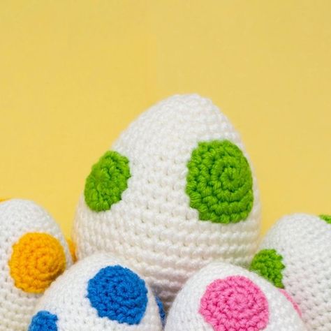 Vera Kroese on Instagram: "Free Yoshi Egg pattern now available!
Just in time for easter too :3

I've added the pattern to Ribblr and Ravelry for free.
As you can't list anything for free on Etsy I have added it there for a small fee to cover the Etsy costs~
The links to my shops are in my bio~

I can't wait to see all the eggs you guys will make! Be sure to tag me if you do so I get notified :)
Happy crocheting!

#yoshi #yoshimario #marioyoshi #yoshieggs #eastereggs #easter #eastercrochet #easteramigurumi #yoshicrochet #yoshiamigurumi #mariocrochet #marioamigurumi #yoshiegg #yoshiswoollyworld #supermariobros #crochetdesigner #amigurumidesigner #crochetpattern #amigurumipattern #crochet #amigurumi #crochetaddict #scheepjescolourcrafter #freecrochetpatterns #freecrochetpattern #freecrochet Crochet Yoshi, Yoshi Egg, Yoshi's Woolly World, Mario Crochet, Mario Yoshi, Egg Pattern, Mini Crochet, Easter Crochet, Super Mario Bros