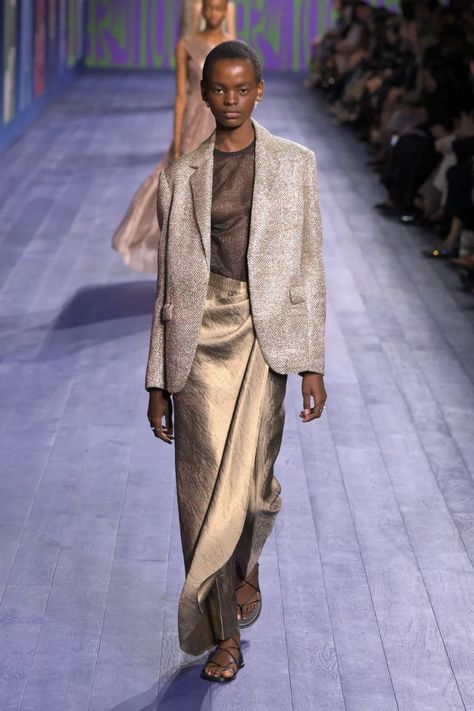 Christian Dior Fall 2024 Couture Fashion Show & Collection Review [PHOTOS] 2024 Couture, Maria Grazia Chiuri, Maria Grazia, Fashion Victim, June 2024, Glam Fashion, Fashion Seasons, Fashion Show Collection, Fall 2024