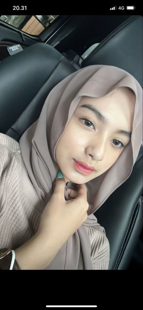 IG : napputt Resident Evil Game, Hijab Ootd, Fashion Muslim, Waist Workout, Curvy Women Jeans, Property Development, Ootd Hijab, Beautiful Hijab, Girl Body