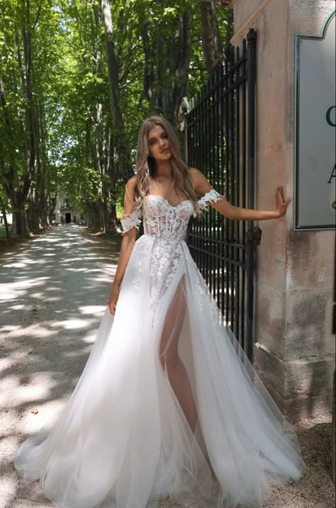 Tom Sebastien Wedding Dress, Corset Style Wedding Dress, Glitter Tulle Wedding Dress, Euphoria 2, Wedding Dress With Train, Dress With Train, Wedding Inspirasi, Bridal Studio, Bride Fashion