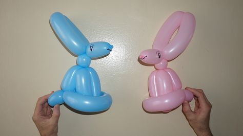 Balloon Therapy, Balloon Rabbit, Balloon Bunny, Animal Balloons, How To Make Balloon, Party Things, One Balloon, Balloon Twisting, Balloon Sculptures