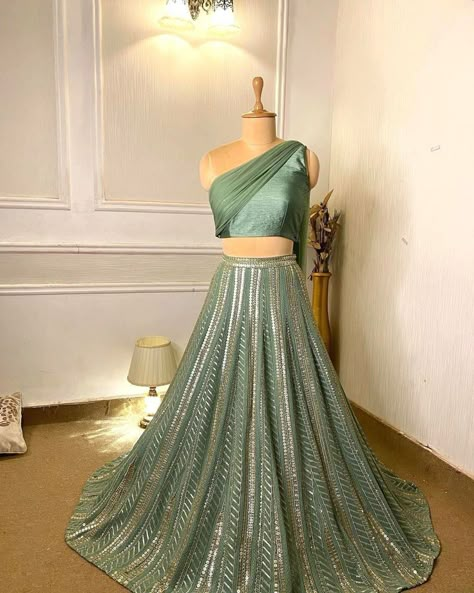 Sage Green Lehenga, Party Wear Lengha, Green Lehenga Choli, Simple Lehenga, Reception Outfit, Gown Party Wear, Wedding Lehenga Designs, Lehenga Designs Simple, Party Wear Lehenga Choli