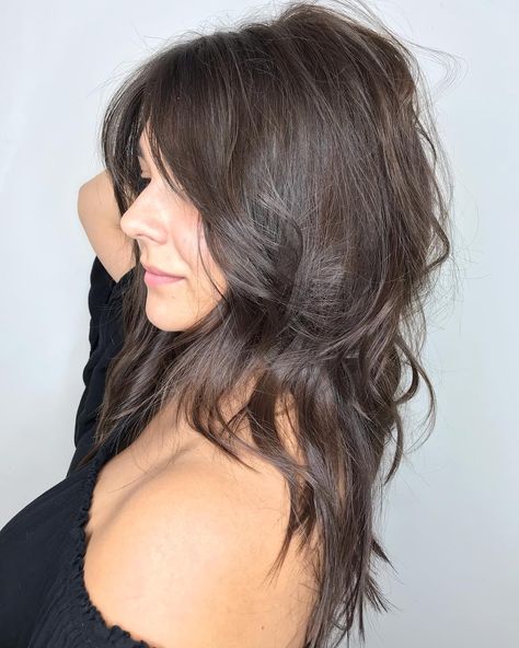 Westlake Village Hairstylist on Instagram: “When the sun goes down the stars come out! Don’t ya feel it?🤩 • • • • • #hairbyjilly #hairmagic #hairbeauty #hairpics #hairblogger…” Front Angled Haircut Long, Long Hair For Women, Angled Haircut, Layered Haircuts For Long Hair, Shaggy Layers, Razored Haircuts, Haircuts For Long Hair With Layers, Crop Hair, Hairstyles And Haircuts