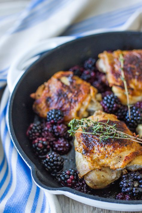 Blackberry Chicken Recipes, Blackberry Dinner Recipes, Blackberry Recipes Savory, Blackberry Raspberry Recipes, Blackberry Chicken, Fruit Chicken, Thyme Uses, Blueberry Chicken, Salmon Appetizer