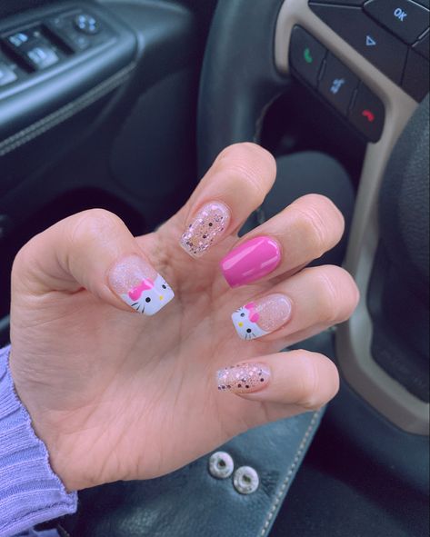 Hello Kitty Manicure Short Nails, Hello Kitty Gel Nails Short, Kids Hello Kitty Nails, Kids Nail Polish Ideas, Nail Designs For Kids Cute, Hello Kitty Nail Art Designs, Hello Kitty Nails For Kids, Kids Nails Design, Cute Nails Hello Kitty