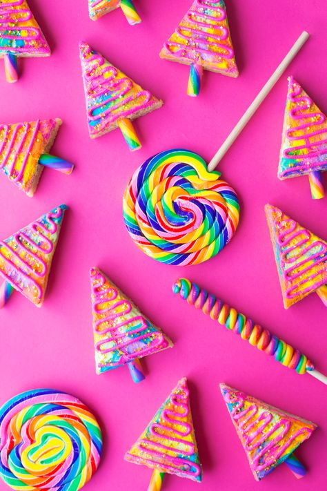 Tree Cookies, Christmas Tree Cookies, Rainbow Food, Rainbow Aesthetic, Colorful Candy, Cookie Bars, Lollipop, We Heart It, Iphone Wallpaper