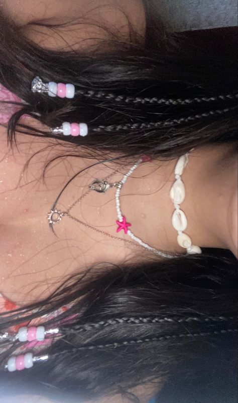 Beach Girl Aesthetic Nails, Beach Necklace Aesthetic, Coconut Girl Necklace, Coconut Girl Nails, Latina Aesthetic Hair, Latina Aesthetic, Coconuts Beach, Beach Girl Aesthetic, Necklace Aesthetic