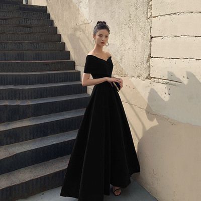 Simple Prom Dress Long Sleeve, Black Classy Dress Prom, Dark Gown Dress, Beautiful Black Dresses Classy, Violin Recital Dress, Off Shoulder Long Dress Formal, Velvet Black Dress Long, Black Opera Dress, Classy Prom Dresses With Sleeves