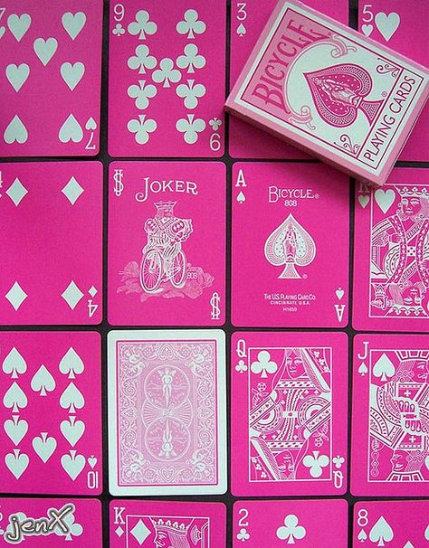 Hot pink playing cards Lizzie Hearts, Tout Rose, Glitter Rosa, Bicycle Playing Cards, I Believe In Pink, Pink Life, Pink Cards, Rose Bonbon, Tickled Pink