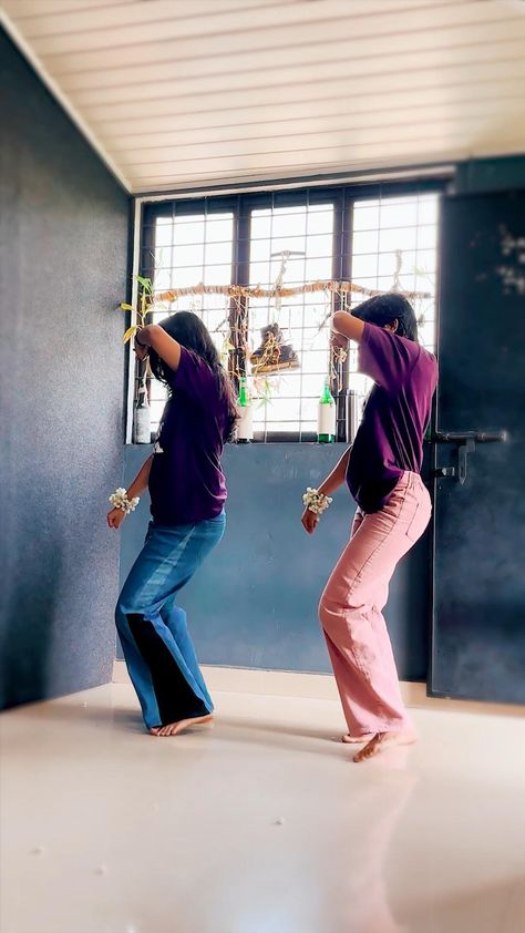 How gorgeous our Ganga & Sreya grooving to the vibrant song ‘Tum Tum’🌸🥰!! Try not to melt away with their grace.😄 #mmm #mmmdancefam #Trending #dance #viral #TamilCinema #tamil Tum Tum Song Tamil, Indian Dance Videos, Tamil Dance, Female Biceps, Reel Dance, Dance Aesthetic, Contemporary Dance Videos, Simple Dance, Dance Playlist