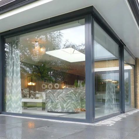 Sliding Glass Door Decor, Corner Sliding Doors, Sliding Doors Exterior, Corner Door, Aluminium Sliding Doors, Sliding Door Systems, Modern Extension, Door Inspiration, Glass Doors Interior