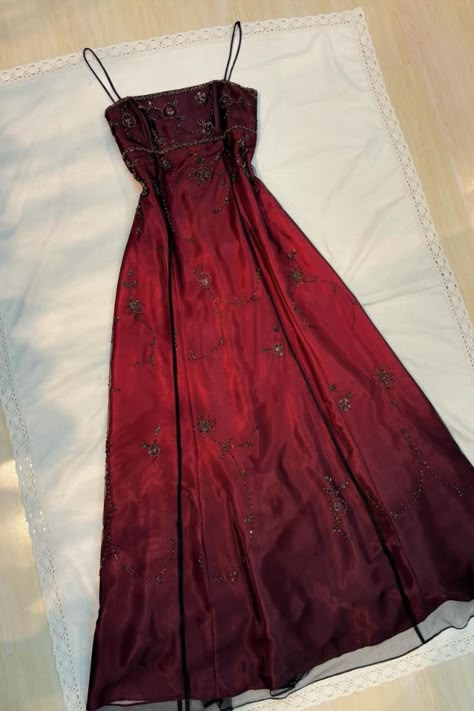 Grungy Formal Dress, Dark Red Dress Hoco, Dark Red Formal Dress, 90s Red Prom Dress, Red Y2k Prom Dress, Goth Prom Dress Red, Vintage Vampy Prom Dress, 90s Dark Red Prom Dress, Dark Red 90s Dress