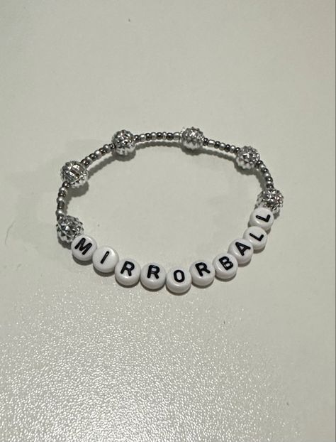 T Swizzle Bracelet, Mirrorball Bracelet Taylor Swift, Mirrorball Friendship Bracelet, Ts Friendship Bracelet Ideas, Mirrorball Bracelet, Mirrorball Outfit, Mirrorball Taylor Swift, Taylor Swift Mirrorball, Swift Friendship Bracelets