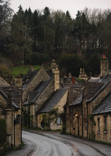 Countryside Wallpaper, Cotswolds England, Castle Combe, Small Town Life, Visiting England, Uk London, Village Life, London Life, English Countryside