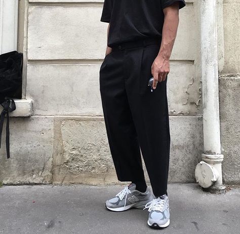 Inspo Album: High Fashion/Comfy/Loose/Some Skate - Album on Imgur Mens Fashion Minimal, New Balance Outfit Men, Classy Streetwear, New Balance Outfit, Dad Fashion, Men Stylish Dress, Mens Fashion Classy, Mens Fashion Week, Japanese Street Fashion