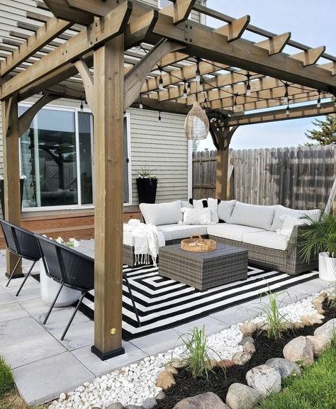 Blinds Diy, Outdoor Patio Designs, Cozy Patio, Backyard Remodel, This Old House, Backyard Inspiration, Backyard Inspo, Backyard Living, Outdoor Decor Backyard