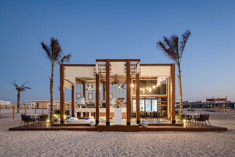 Contemporary Pavilion, Beach Bar Aesthetic, Tropical Brutalism, Hospital Ideas, Boston House, Lodge Ideas, Beach Coffee, Pub Design, Vip Lounge