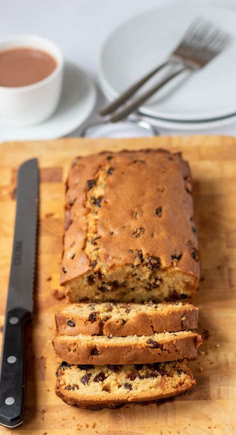 This easy fruit loaf cake is stuffed with sweet and fruity goodness. It's a mouth-watering cake that's perfect for entertaining. #neilshealthymeals #easyfruitloafcake #fruitloafcake #fruitloaf Small Fruit Cake Recipe, Fruit Loaf Recipe Breads, Fruit Loaf Cake, Fruit Loaves, Light Fruit Cake Recipe, Fruit Cake Loaf, Moist Fruit Cake Recipe, Healthy Fruit Cake, Fruit Loaf Recipe