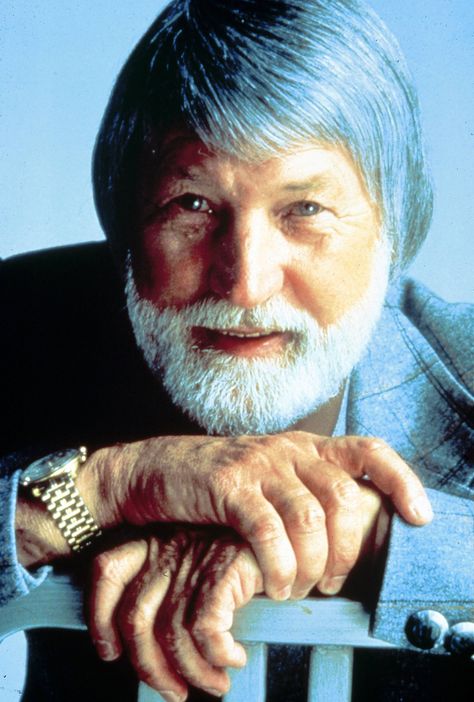 Ray Conniff, mtv.com Google Imag. Ray Conniff, The Power Of Music, Contemporary Music, Vintage Mens Fashion, Music History, Pop Rocks, Feeling Happy, Pop Star, Live Music