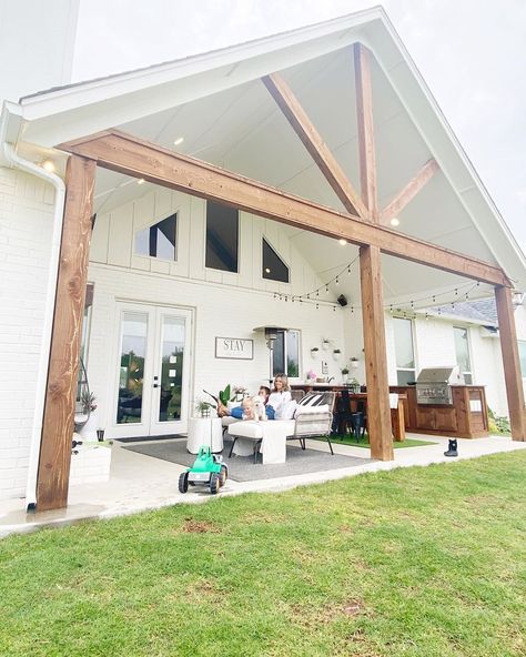 Back Porch Barndominium, Barndominium Back Porch, Barndominium Shop, Province Life, Modern Farmhouse Backyard, Concrete Porch Ideas, Modern Farmhouse Porch, Double Wide Home, White Siding