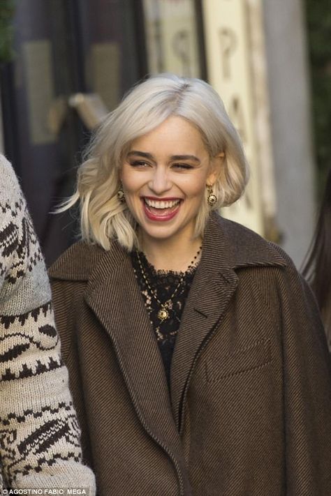 Emilia Clarke Style, Gra O Tron, Emilia Clarke, Natural Beauty Tips, Celebrities Female, Hair Inspo, Daenerys Targaryen, Hair Inspiration, Blonde Hair