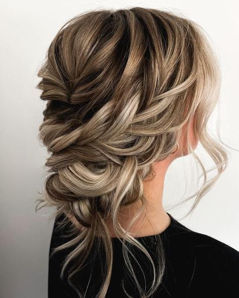 Long Hair Upstyles, Twisted Chignon, Romantic Bun, Partial Updo, Easy Work Hairstyles, Side Bun Hairstyles, Updos For Long Hair, Side Updo, Up Hairdos