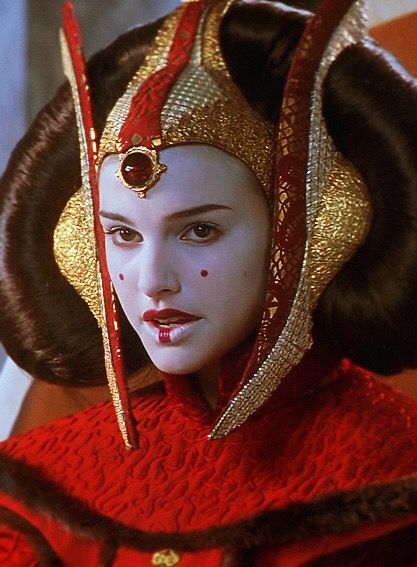 Padme Amidala. Star Wars Amidala Hairstyles, Natalie Portman Star Wars, Star Wars Makeup, Star Wars Padme Amidala, Amidala Star Wars, Queen Amidala, Star Wars Padme, Covergirl Makeup, Phantom Menace