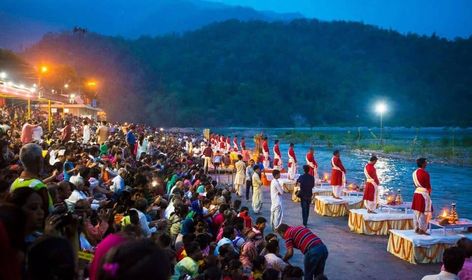 Triveni Ghat in Rishikesh: Book VIP Ganga Aarti Rishikesh Ganga, Sacred Water, Beatles Band, Hindu Rituals, Visit India, Tourist Sites, Historical Moments, Spiritual Experience, Rishikesh