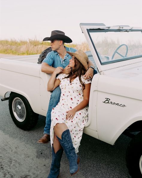 Hop in cowboy, we’re headed to the beach on ocean blvd 🌊🌾🌺 This is your sign to do the creative shoots, let your mind create and wander… it brings to much inspiration to the future of your business & brand! Host: @toribeechlerphotography Models: @victoria.swaim & @morgan_swaim21 Car: @stonoreserve #coastalcowboy #bronco #charlestonphotographer #charlestonsc #engagementphotos #engagementring #eastcoast #beach #southcarolina Vintage Bronco, Creative Shoots, Ocean Blvd, To The Future, Charleston Sc, Business Branding, East Coast, South Carolina, Engagement Photos