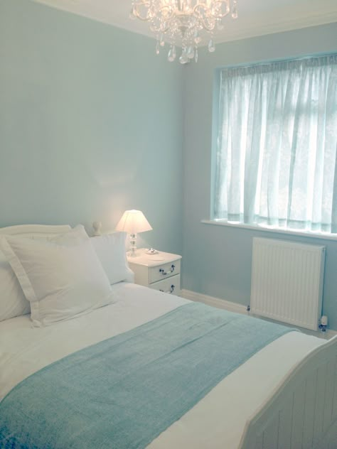 Duck Egg Walls, Pastel Walls Bedroom Paint Colors, Duck Egg Blue Bedroom Ideas, Cute Bedroom Colors, Duck Egg Bedroom Ideas, Soft Blue Room, Sky Blue Room, Duck Egg Bedroom, Duck Egg Blue Bedroom