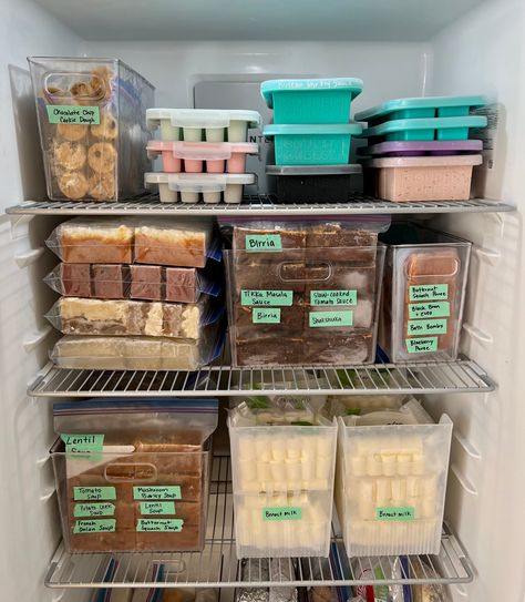 A little meal prep ahead of time can go a long way on a busy weeknight. Using your freezer to meal prep relieves the time crunch and allows you to get a home cooked meal on the table in minutes. Here are the must-have essentials for freezer meal prep. Meal Prep Storage, Souper Cubes, Tomato Sauce Chicken, Freezing Leftovers, Oatmeal Bites, Leftovers Soup, Beef Kabobs, Freezer Meal Prep, Potato Leek Soup