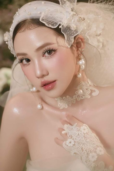 Wedding Makeup Korean Brides, Wedding Makeup Douyin, Douyin Wedding Makeup, Korean Wedding Makeup Look, Makeup For Wedding For Bride, Douyin Wedding, Korean Bride Makeup, Chinese Bride Makeup, Wedding Makeup Korean