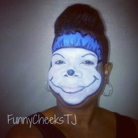 Face painting for Dr. Seuss themed party Dr Seuss Face Paint, Who Makeup Dr Seuss, Thing 1 Makeup, Dr Seuss Makeup, Ugly Makeup, Seussical Jr, Seussical Costumes, Relay Ideas, Dr Seuss Birthday Party