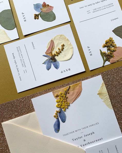 Pressed Flower Stationary, Dried Flowers Invitation, Dried Flower Invitation, Wedding Invitations With Dried Flowers, Pressed Flowers Invitation, Dried Flower Wedding Invite, Wedding Invitations Pressed Flowers, Pressed Flower Save The Date, Dried Flower Invitations