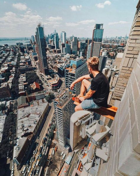 High Perspective Pose, Spiderman Au, Perspective Photos, High Places, Perspective Drawing Architecture, Perspective Drawing Lessons, Action Pose Reference, Urban Explorer, Perspective Photography