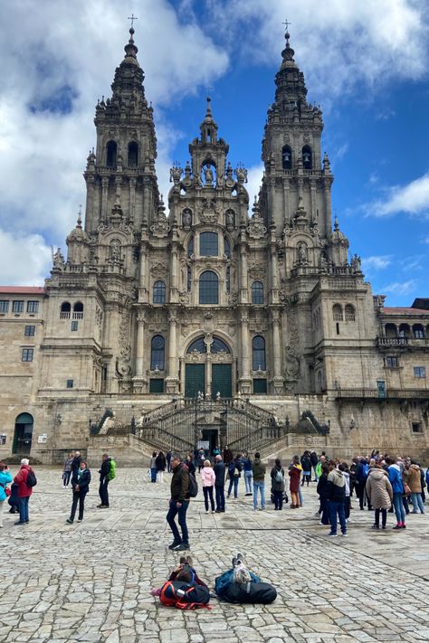 peregrinas-catedral-de-santiago Vision 2024, Vision Board, Travel, Santiago, Camino De Santiago