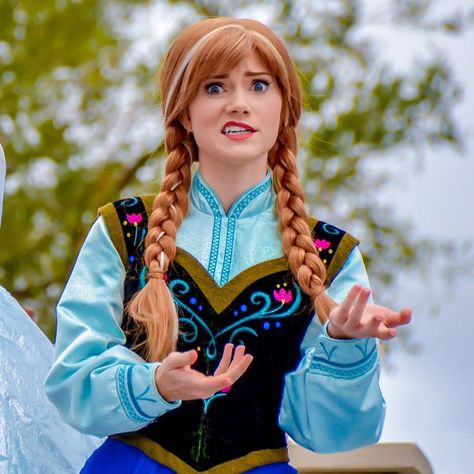 Anna Anna Cosplay, Frozen Cosplay, Princess Academy, Frozen Face, Disneyland Princess, Disneyland Characters, Anna Disney, Disney Animator Doll, My Dreams Come True