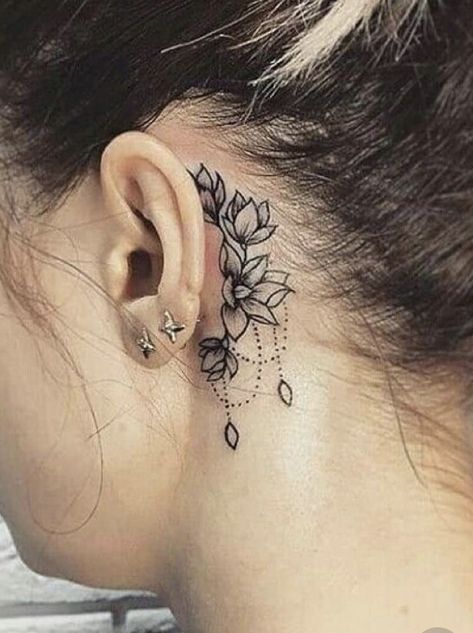 Behind The Neck Tattoos For Women, Angie Smith, Behind Ear Tattoos, Tato Henna, Ear Tattoos, Tattoo Templates, Geniale Tattoos, Delicate Tattoo, Inspiration Tattoos