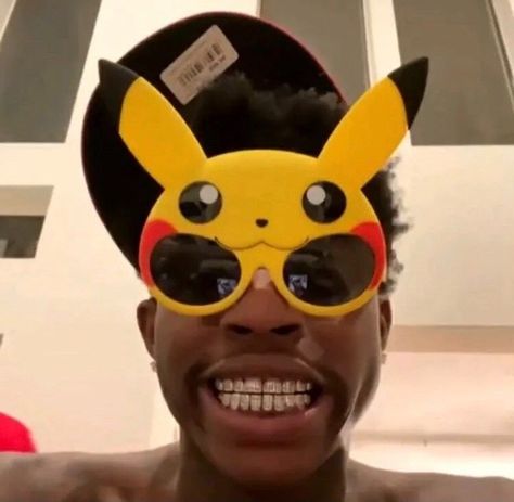 Rapper Pictures, Spam Pfp, Hood Wallpapers, Iphone 11 Colors, Best Rapper Alive, Nba Youngboy, Funny Iphone Wallpaper, Rap Aesthetic, Cute Rappers