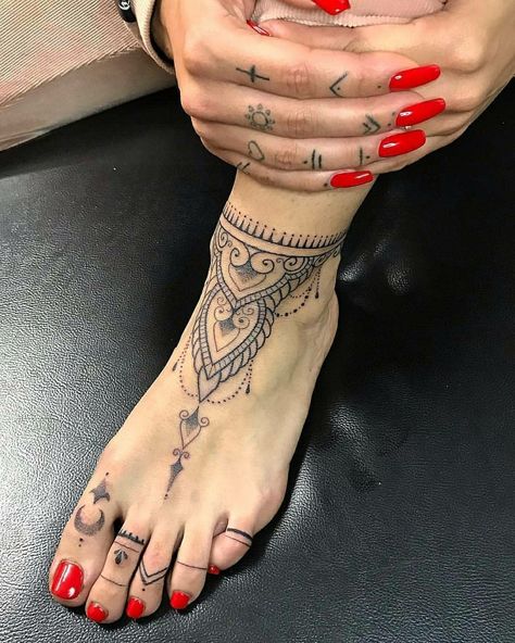 Mandala Foot Tattoo, Henna Tattoo Foot, Foot Tattoo Ideas, Tiny Foot Tattoos, Egyptian Eye Tattoos, Toe Tattoos, Henna Inspired Tattoos, Foot Henna, Ankle Tattoos For Women