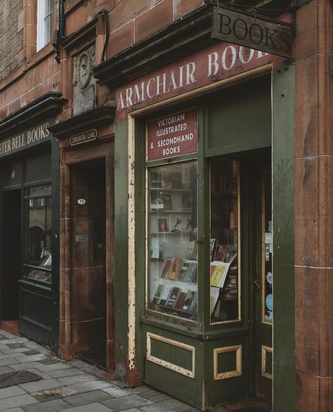 Darkest Academia, Vintage Coffee Shops, Green Academia, Chaotic Academia, Fall Mood Board, Let Your Light Shine, Dark Academia Aesthetic, Academia Aesthetic, England Uk