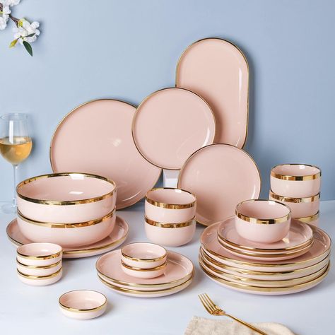 Set the table for festive feasts! 😍 Create unforgettable moments with our exquisite dining essentials that will add elegance to your table. 🫰🏻✨ Products featured: 1. Gold Star Shaped Dining Table Mat Set Of 6 2. Grande Wine Glass Amber Set Of 6 300ml 3. Golden Flatware Set 4. VERA Pink 27 Piece Dinner Set For 6 5. Lunar Crystal Glass Decor Bowl With Stand #festivecollection #festive #eidcollection #eidtablesetting #festivedecor #festivetable #dining #dinnerset #homedecor #nestdecor #nestasia Thanksgiving Dinnerware, Assiette Design, Kitchen Decor Collections, Crockery Design, Ceramic Dinner Set, Pink Dinnerware, Table Dinner, Snack Set, Ceramic Dinnerware